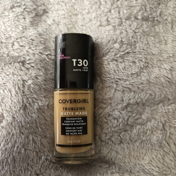 Cover Girl-TruBlend Matte Made Liquid Foundation-T 30 Warm Honey - Picture 5 of 5